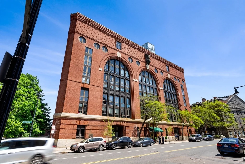 2 bed, 1 bath apartment for rent at 357 Commercial St Unit 412, North End — photo 32 of 33