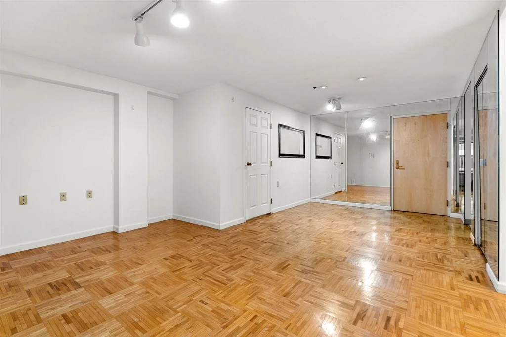 2 bed, 1 bath apartment for rent at 357 Commercial St Unit 412, North End — photo 2 of 33