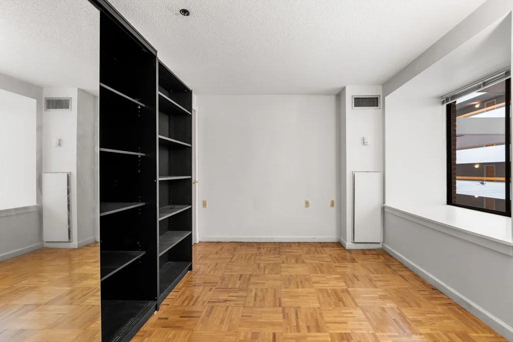 2 bed, 1 bath apartment for rent at 357 Commercial St Unit 412, North End — photo 12 of 33