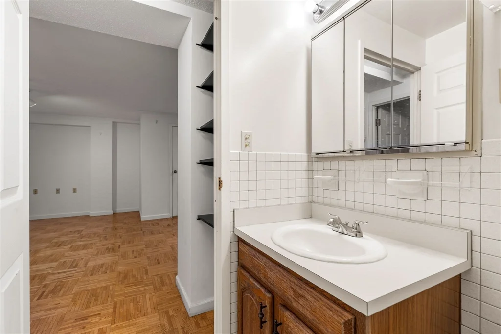 2 bed, 1 bath apartment for rent at 357 Commercial St Unit 412, North End — photo 15 of 33