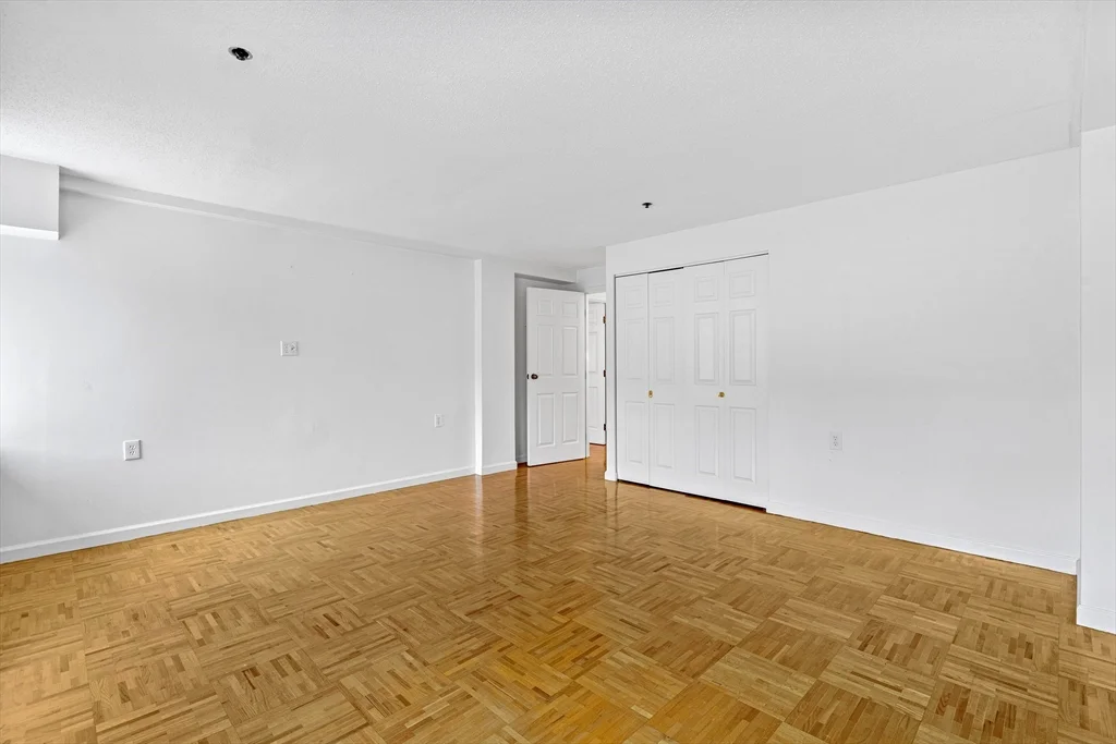 2 bed, 2 bath apartment for rent at 357 Commercial St Unit 418, North End — photo 7 of 17