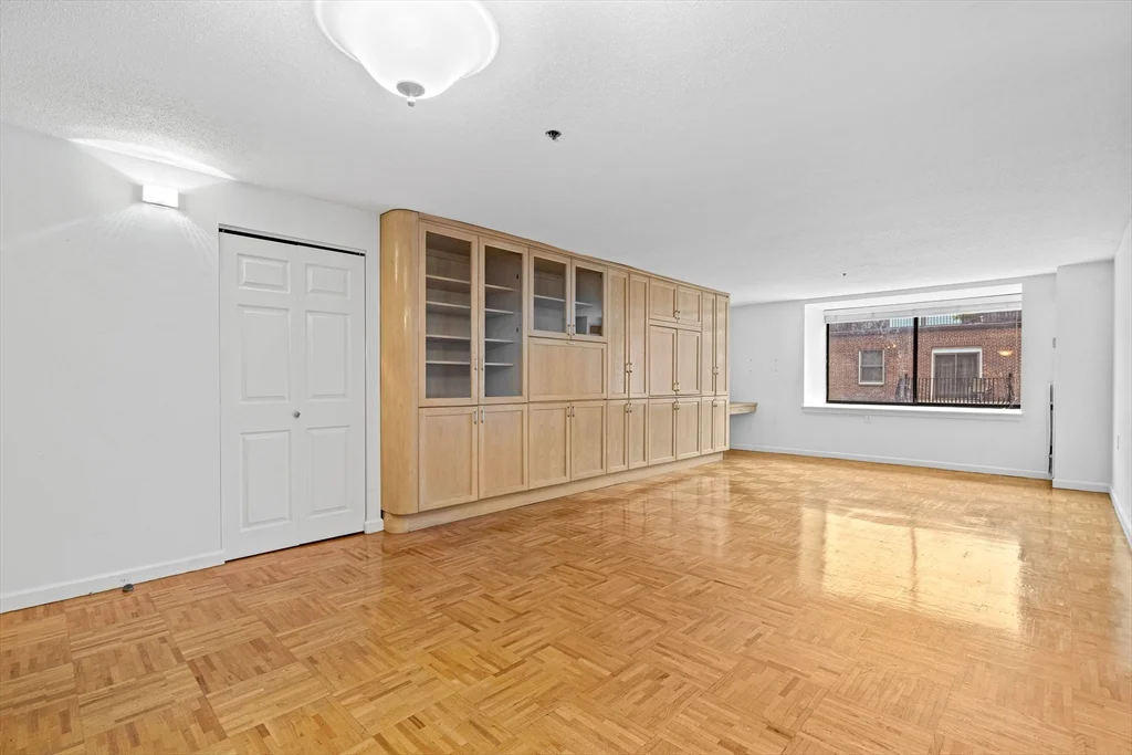 2 bed, 2 bath apartment for rent at 357 Commercial St Unit 418, North End — photo 11 of 17