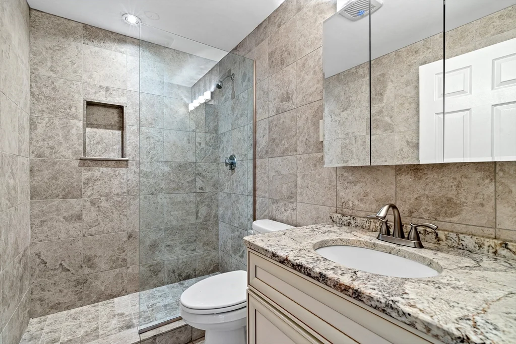 2 bed, 2 bath apartment for rent at 357 Commercial St Unit 418, North End — photo 1 of 17