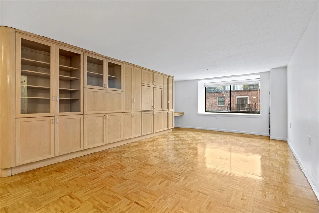 2 bed, 2 bath apartment for rent at 357 Commercial St Unit 418, North End — photo 8 of 17