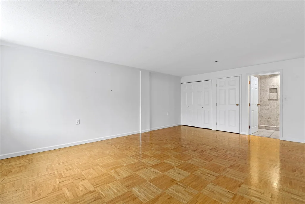 2 bed, 2 bath apartment for rent at 357 Commercial St Unit 418, North End — photo 4 of 17