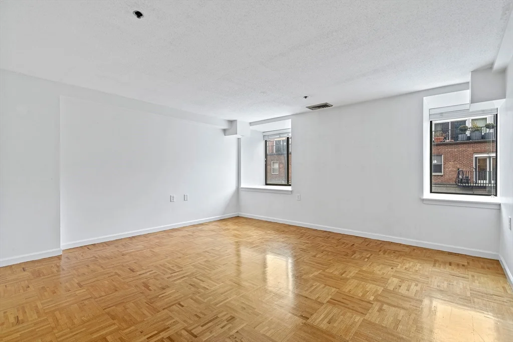 2 bed, 2 bath apartment for rent at 357 Commercial St Unit 418, North End — photo 6 of 17
