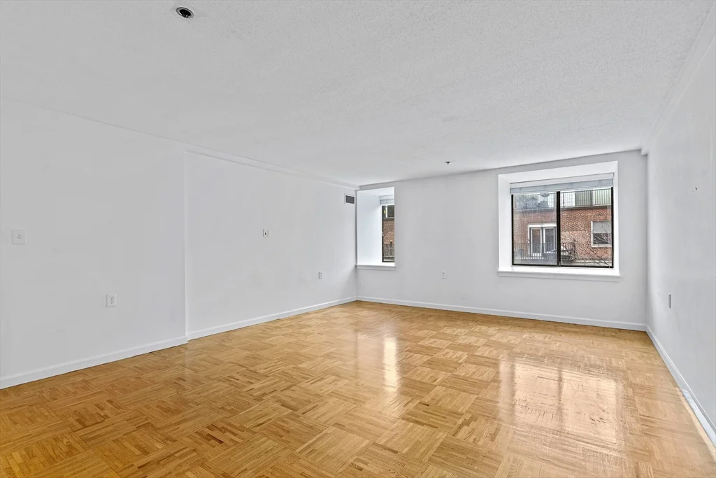 2 bed, 2 bath apartment for rent at 357 Commercial St Unit 418, North End — photo 5 of 17