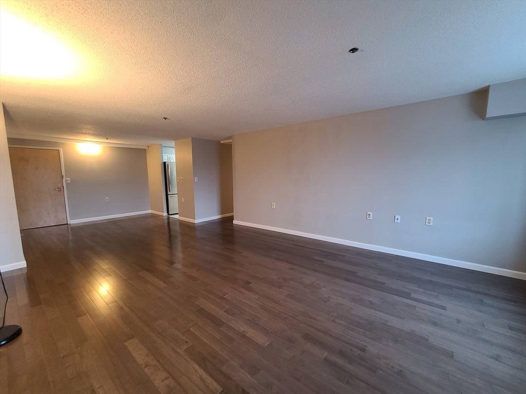 2 bed, 1.5 bath apartment for rent at 357 Commercial St Unit 507, North End — photo 7 of 22