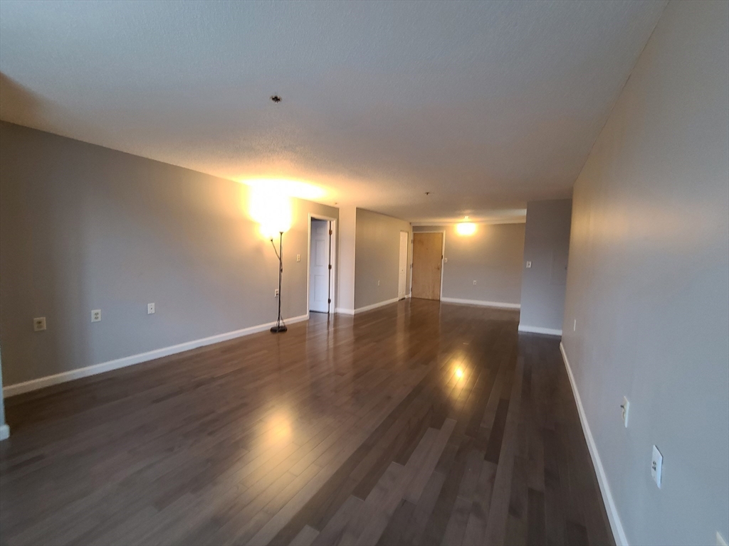 2 bed, 1.5 bath apartment for rent at 357 Commercial St Unit 507, North End — photo 8 of 22