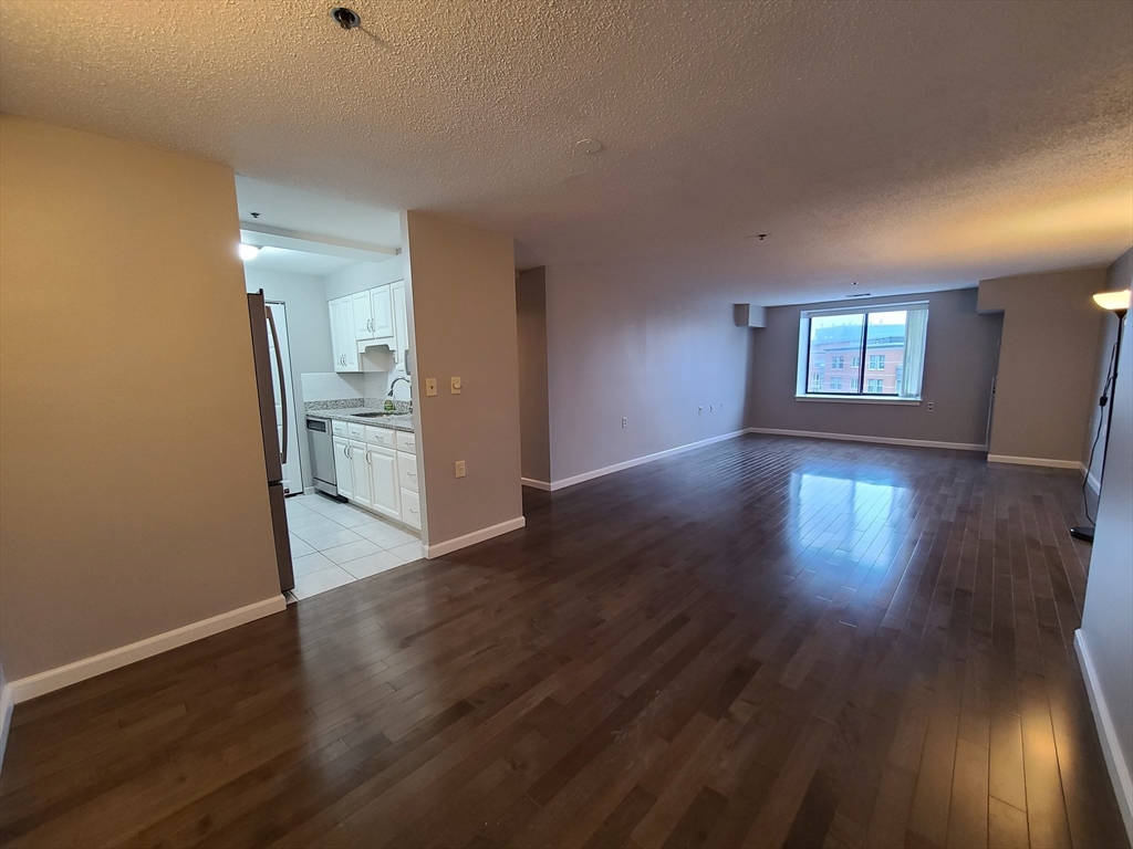 2 bed, 1.5 bath apartment for rent at 357 Commercial St Unit 507, North End — photo 2 of 22