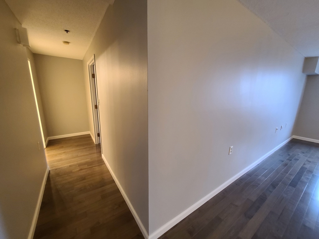 2 bed, 1.5 bath apartment for rent at 357 Commercial St Unit 507, North End — photo 11 of 22