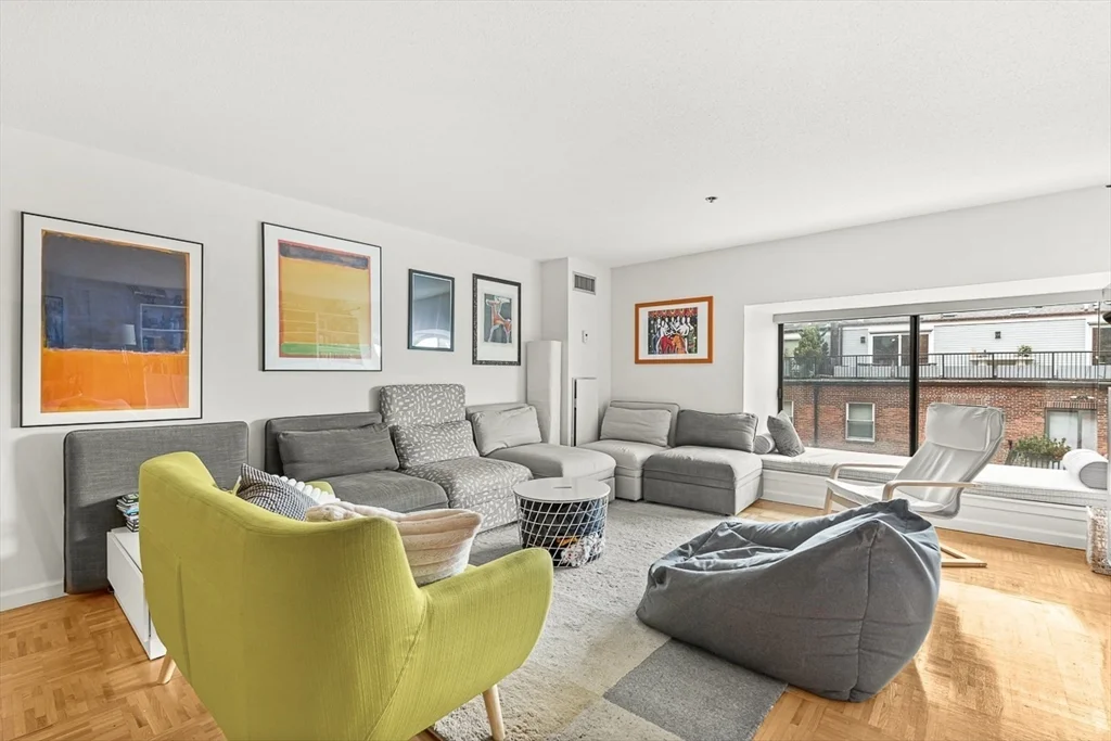 2 bed, 1 bath apartment for rent at 357 Commercial St Unit 514, Waterfront — photo 3 of 25