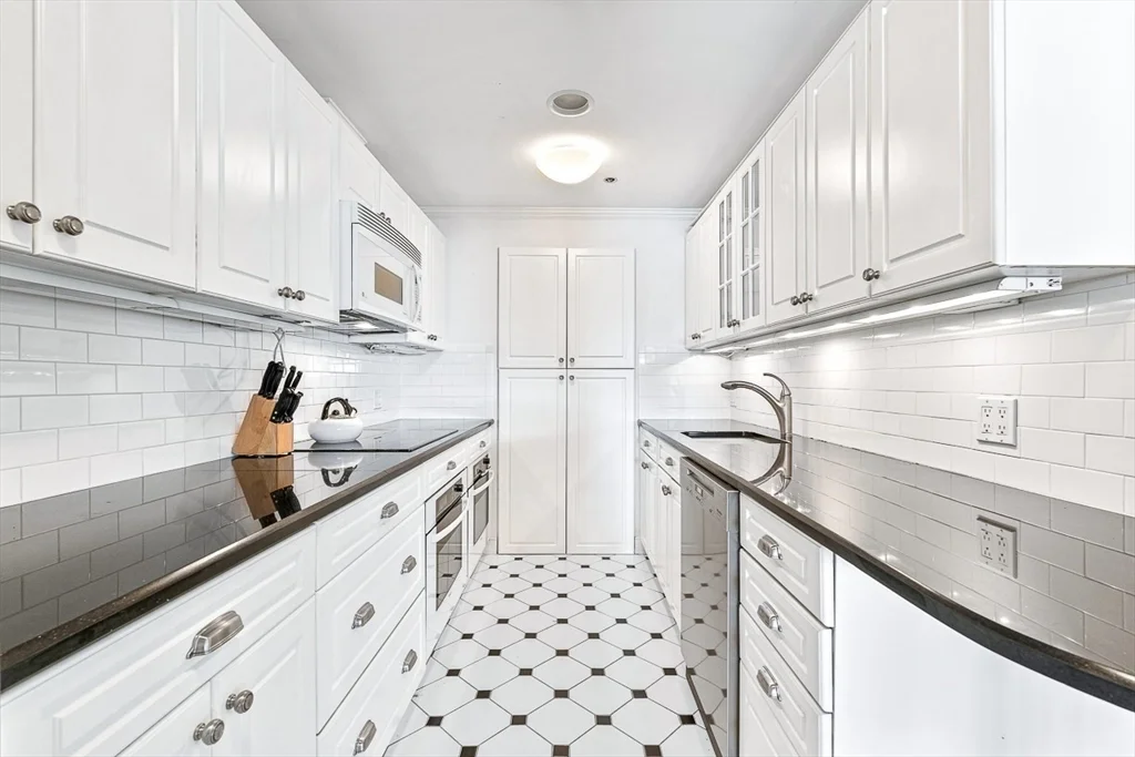 2 bed, 2 bath apartment for rent at 357 Commercial St Unit 725, Boston — photo 8 of 29