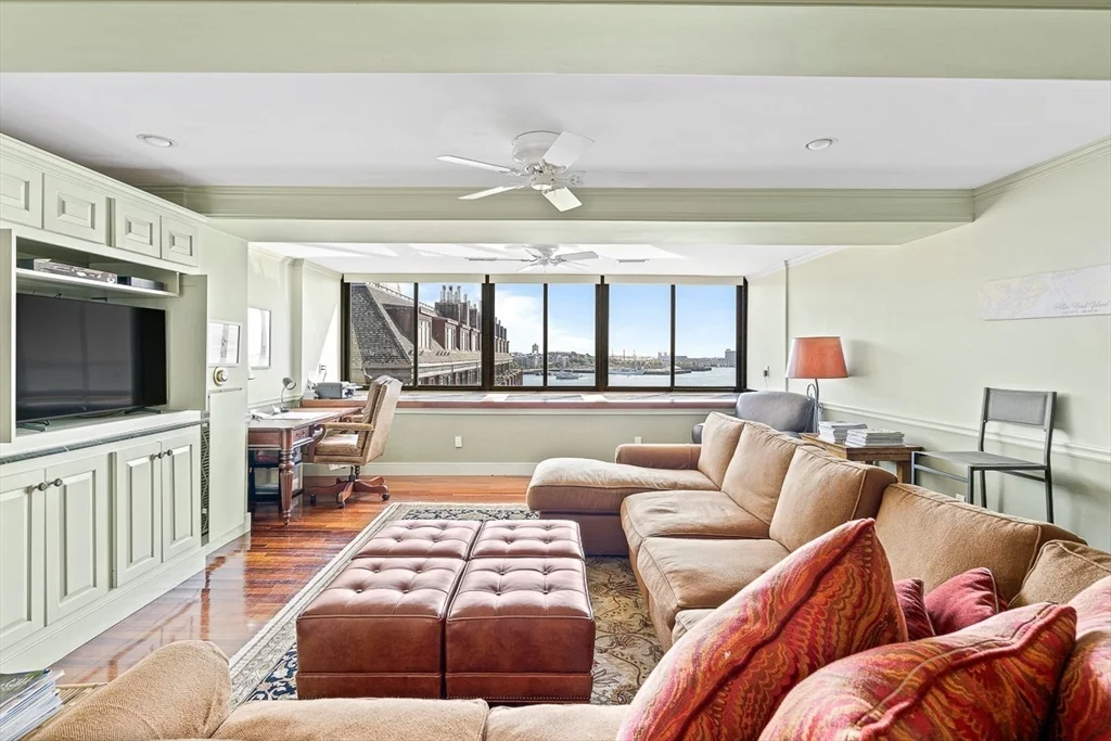 2 bed, 2 bath apartment for rent at 357 Commercial St Unit 725, Boston — photo 2 of 29