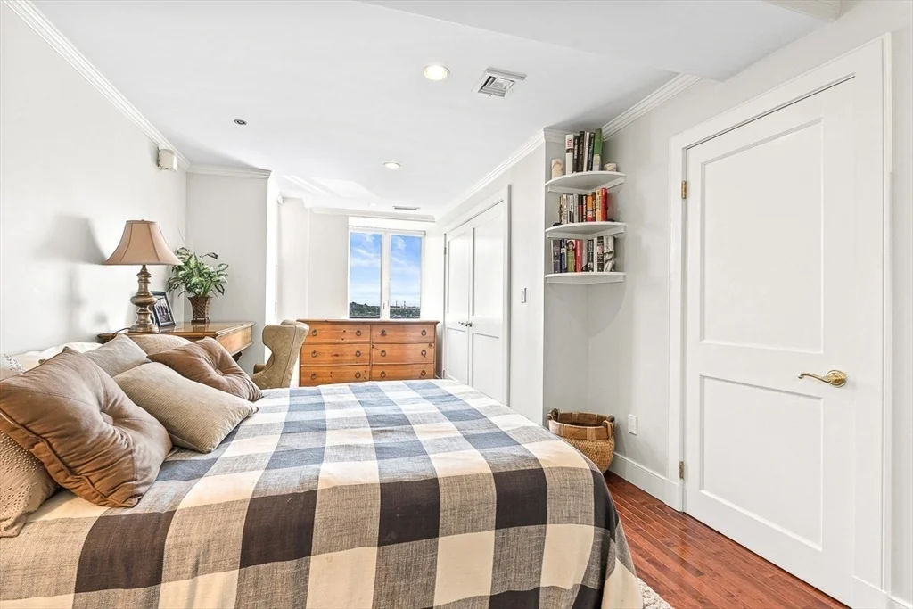 2 bed, 2 bath apartment for rent at 357 Commercial St Unit 725, Boston — photo 13 of 29