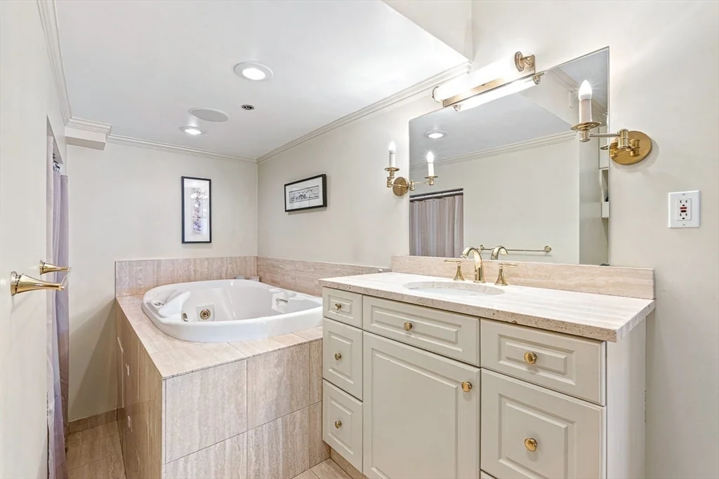 2 bed, 2 bath apartment for rent at 357 Commercial St Unit 725, Boston — photo 16 of 29