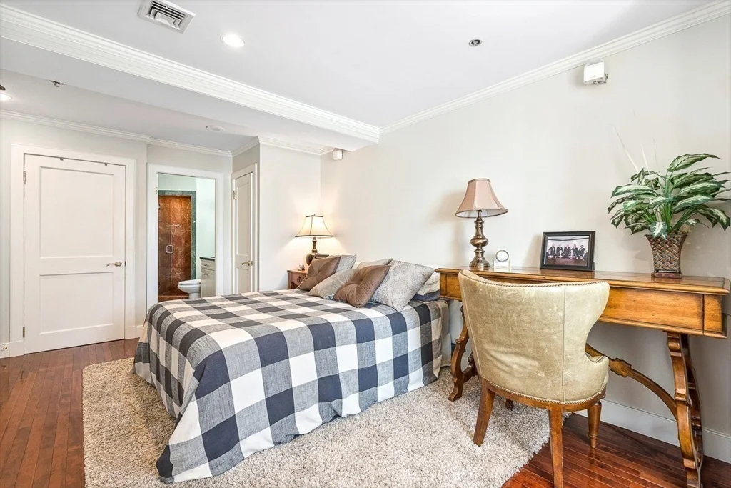 2 bed, 2 bath apartment for rent at 357 Commercial St Unit 725, Boston — photo 15 of 29