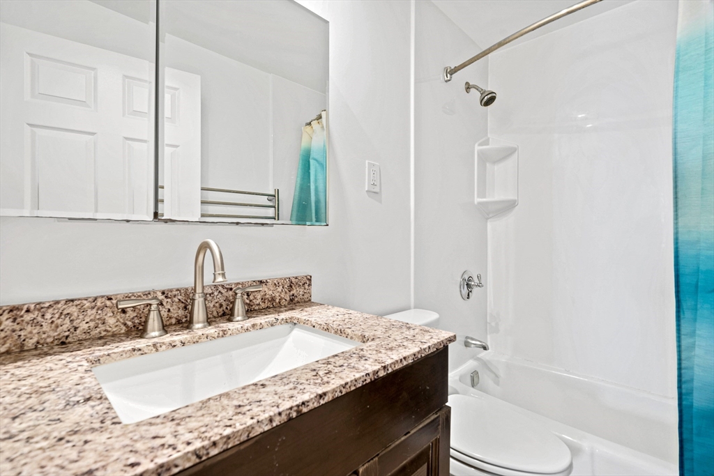 2 bed, 2 bath apartment for rent at 357 Commercial Unit 604, Waterfront — photo 9 of 20