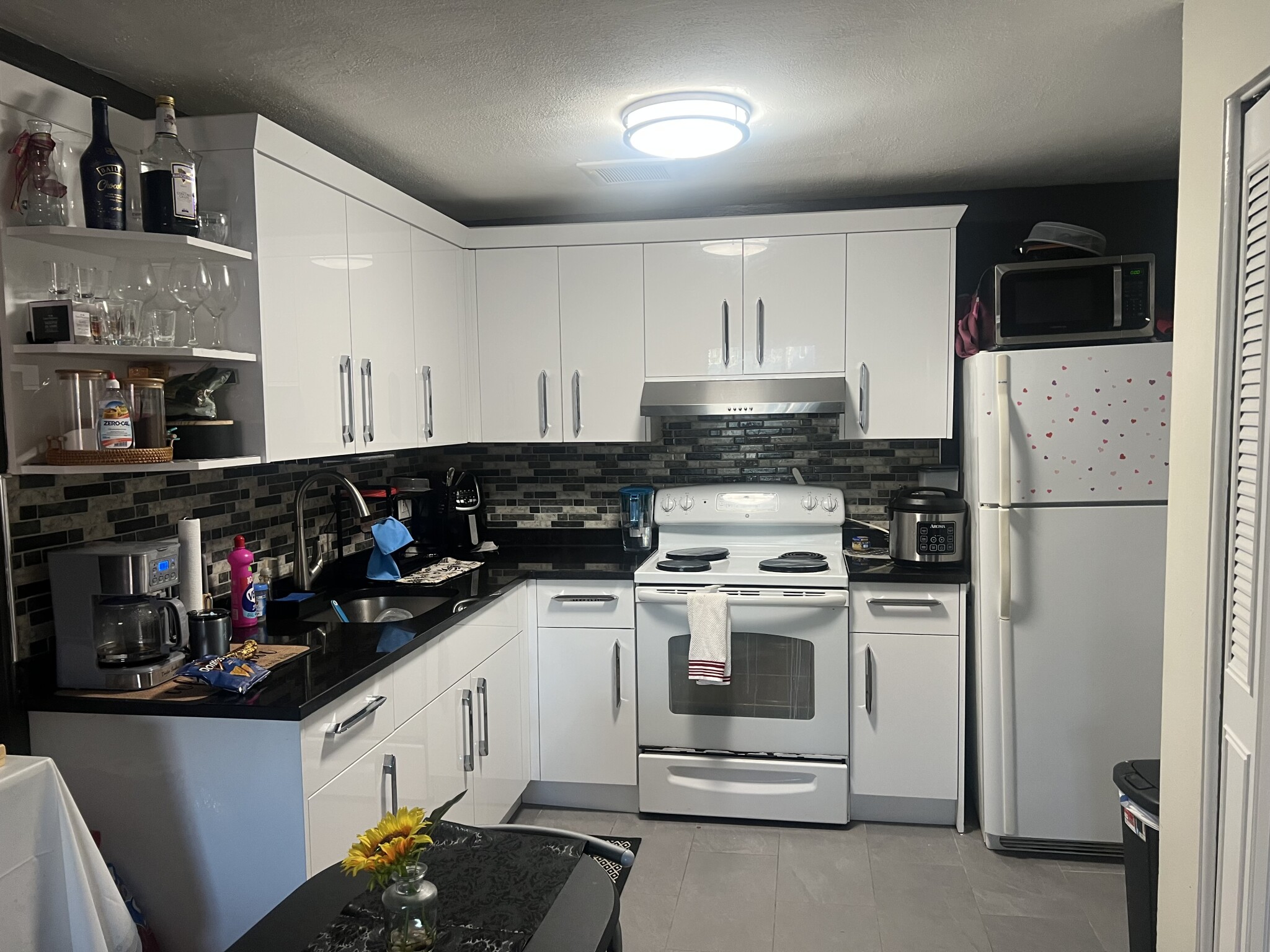 2 bed, 1 bath apartment for rent at 357 Faneuil St Unit 9, Brighton — photo 4 of 7