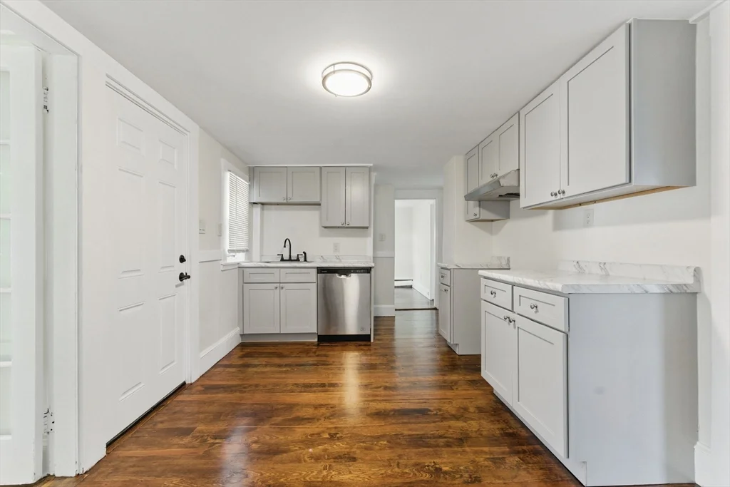 2 bed, 1 bath apartment for rent at 357 Granite St Unit 2, Quincy — photo 2 of 12