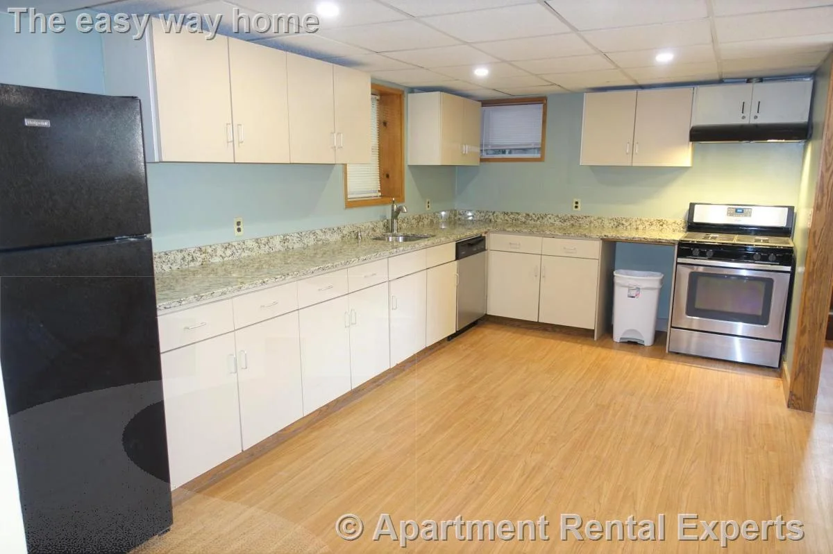 4 bed, 2 bath apartment for rent at 357 Highland Ave Unit 1R, Davis Square — photo 2 of 18