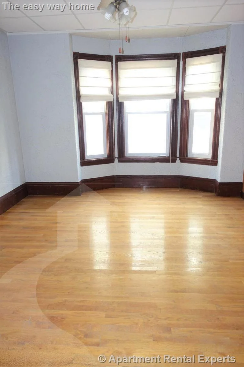 4 bed, 2 bath apartment for rent at 357 Highland Ave Unit 1R, Davis Square — photo 4 of 18