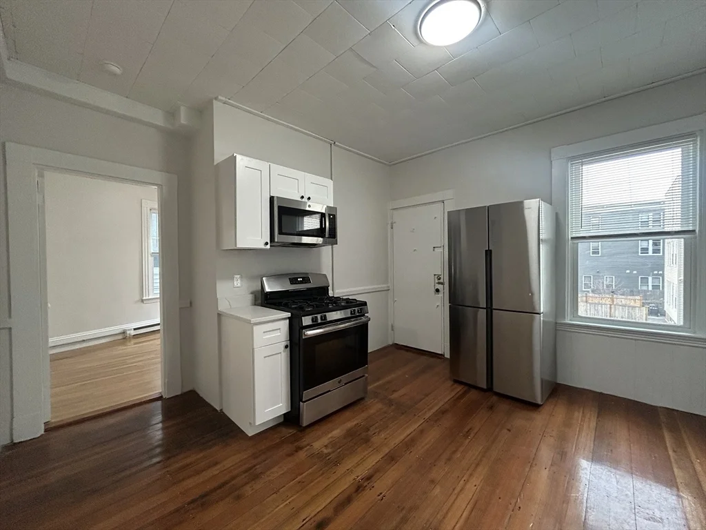 2 bed, 1 bath apartment for rent at 357 Prospect St Unit 2, Wellington-Harrington — photo 3 of 13