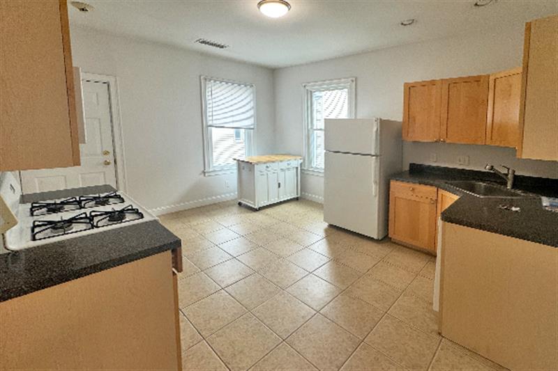 2 bed, 1 bath apartment for rent at 357 Prospect St Unit 4, Wellington-Harrington