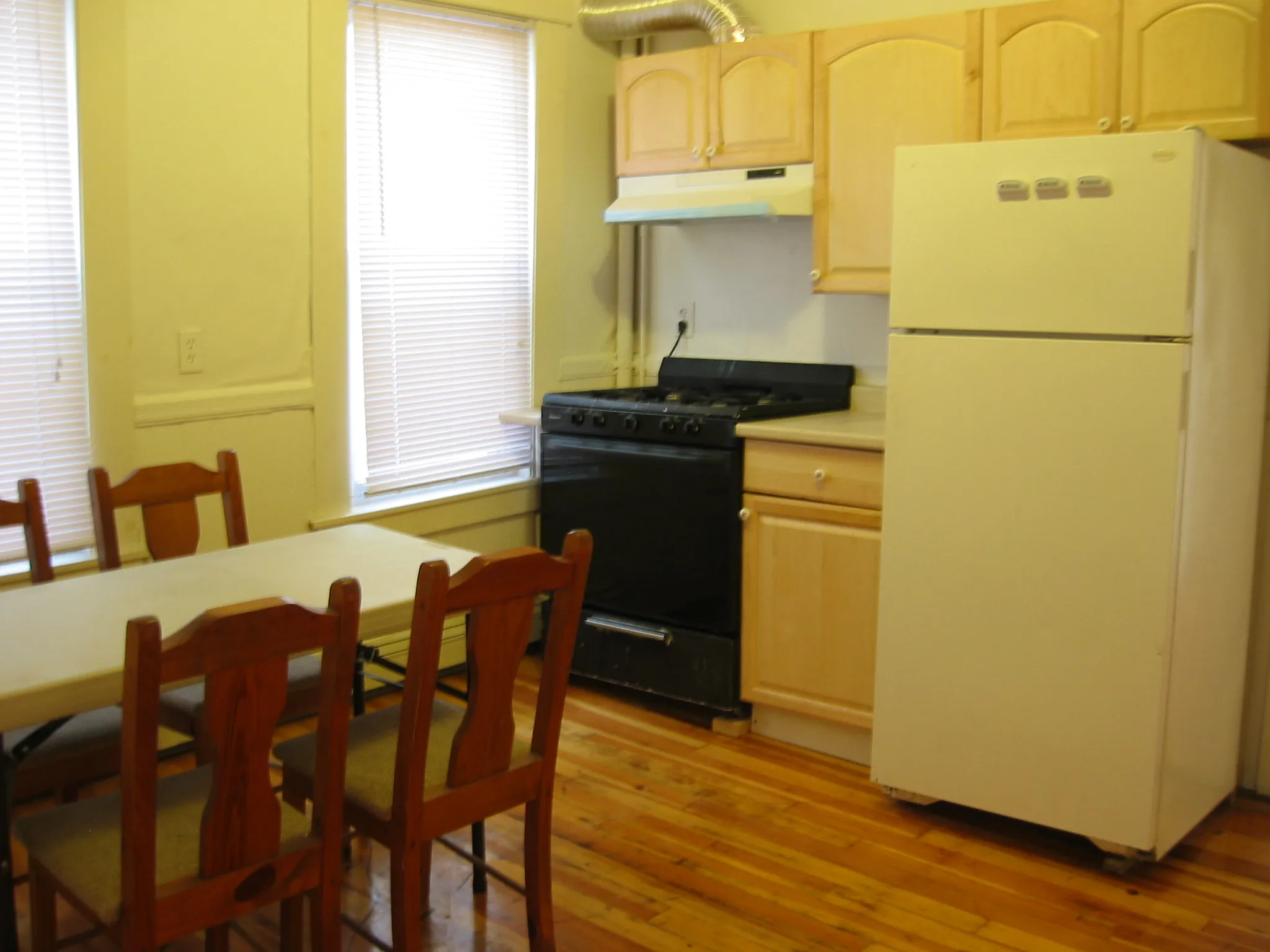 1 bed, 1 bath apartment for rent at 357 Windsor St Unit 1, Wellington-Harrington — photo 2 of 11