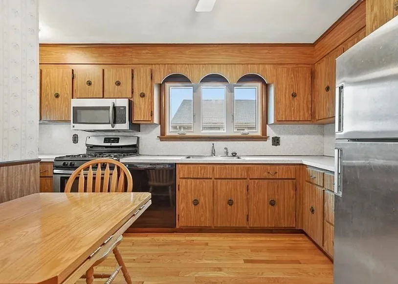 3 bed, 1 bath apartment for rent at 358-360 Arlington St Unit 358, East Watertown — photo 2 of 15