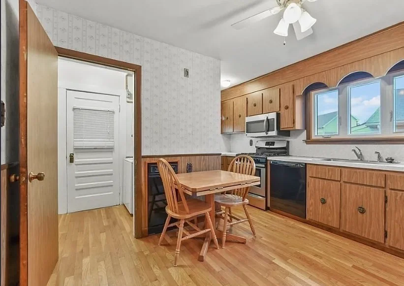 3 bed, 1 bath apartment for rent at 358-360 Arlington St Unit 358, East Watertown — photo 3 of 15