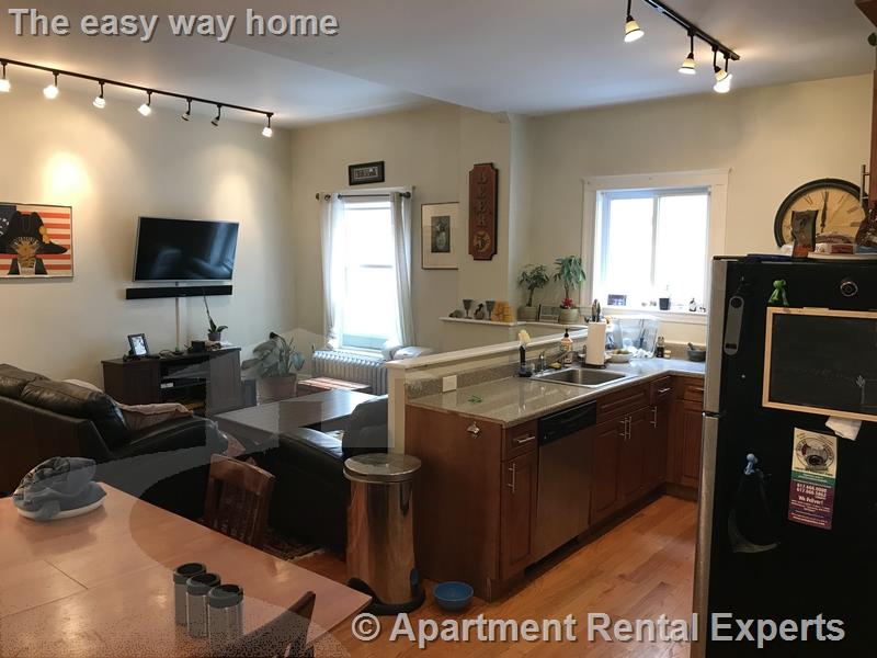 3 bed, 1 bath apartment for rent at 358 Broadway Unit 1, Winter Hill — photo 2 of 10