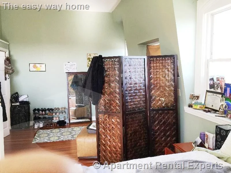 2 bed, 1 bath apartment for rent at 358 Broadway Unit 5, Winter Hill — photo 3 of 12