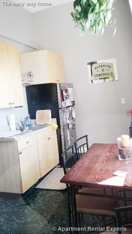 2 bed, 1 bath apartment for rent at 358 Broadway Unit 5, Winter Hill — photo 2 of 12