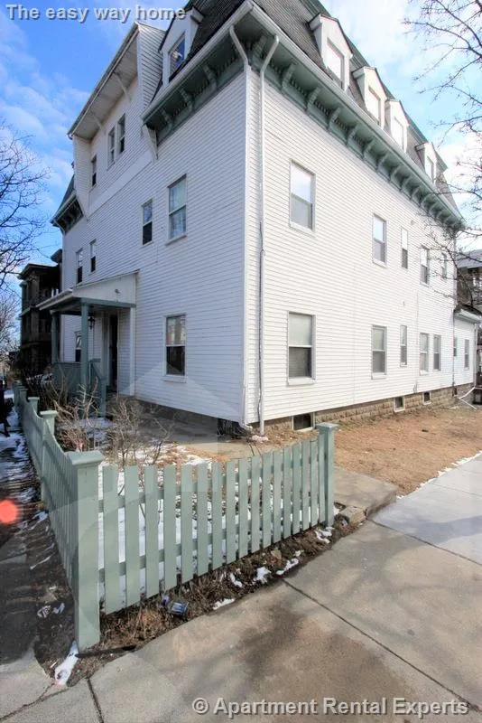 2 bed, 1 bath apartment for rent at 358 Broadway Unit 6, Winter Hill — photo 7 of 8