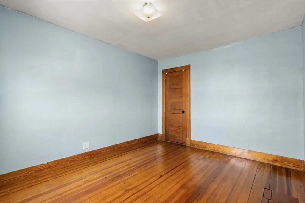 3 bed, 1 bath apartment for rent at 358 East St Unit 358, Ludlow — photo 9 of 10