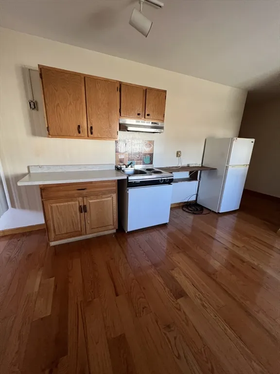 Studio bed, 1 bath apartment for rent at 358 Mammoth Rd Unit 7, Pawtucketville — photo 1 of 5