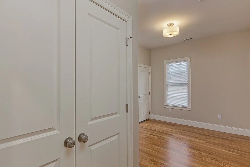 4 bed, 1 bath apartment for rent at 358 Meridian St Unit 2, East Boston — photo 9 of 10