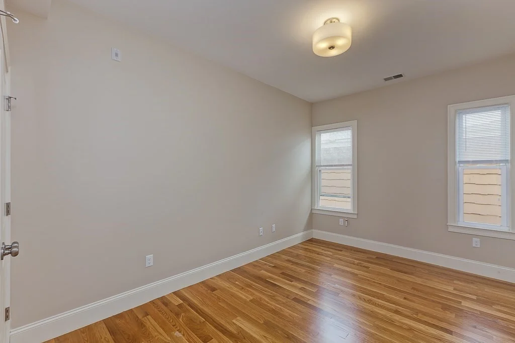 4 bed, 1 bath apartment for rent at 358 Meridian St Unit 2, East Boston — photo 8 of 10