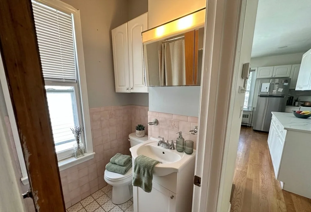 3 bed, 1 bath apartment for rent at 359-361 Western Ave Unit 3, Riverside — photo 7 of 11
