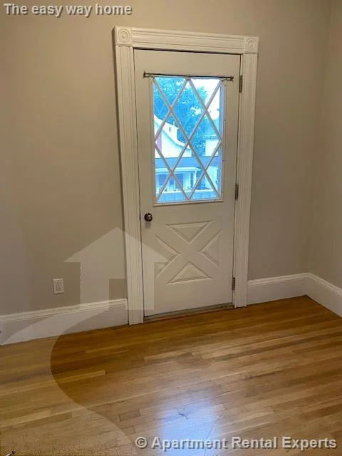 3 bed, 1 bath apartment for rent at 359 Highland Ave Unit 2, Davis Square — photo 4 of 13