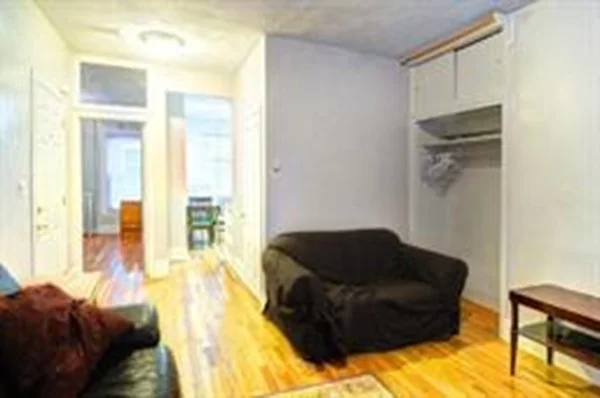 1 bed, 1 bath apartment for rent at 35A Harvard St Unit 1, Coolidge Corner — photo 6 of 6