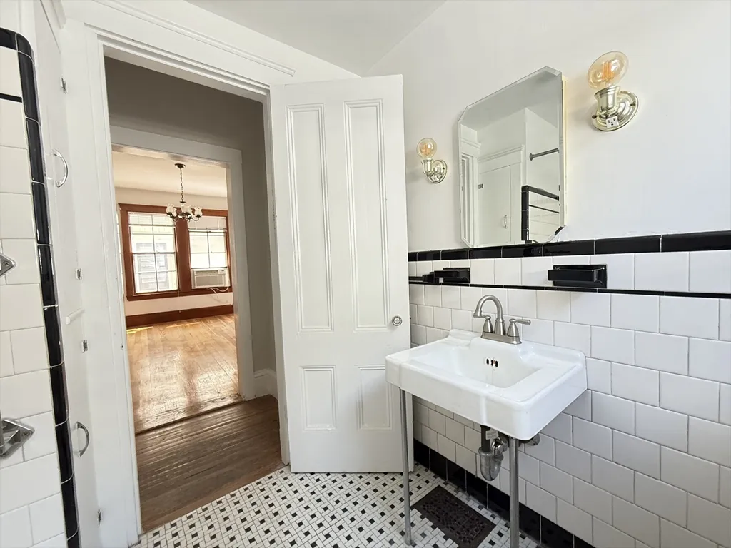 2 bed, 1 bath apartment for rent at 35A Kingston St Unit 2F, Davis Square — photo 10 of 11
