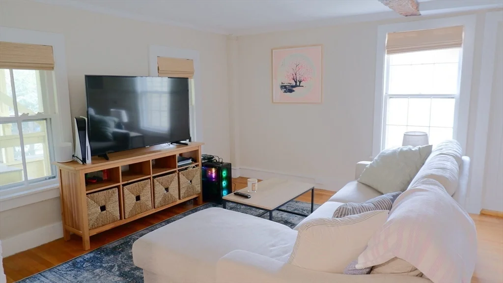 2 bed, 1 bath apartment for rent at 36-38 Great Rd Unit 4, Bedford — photo 7 of 14