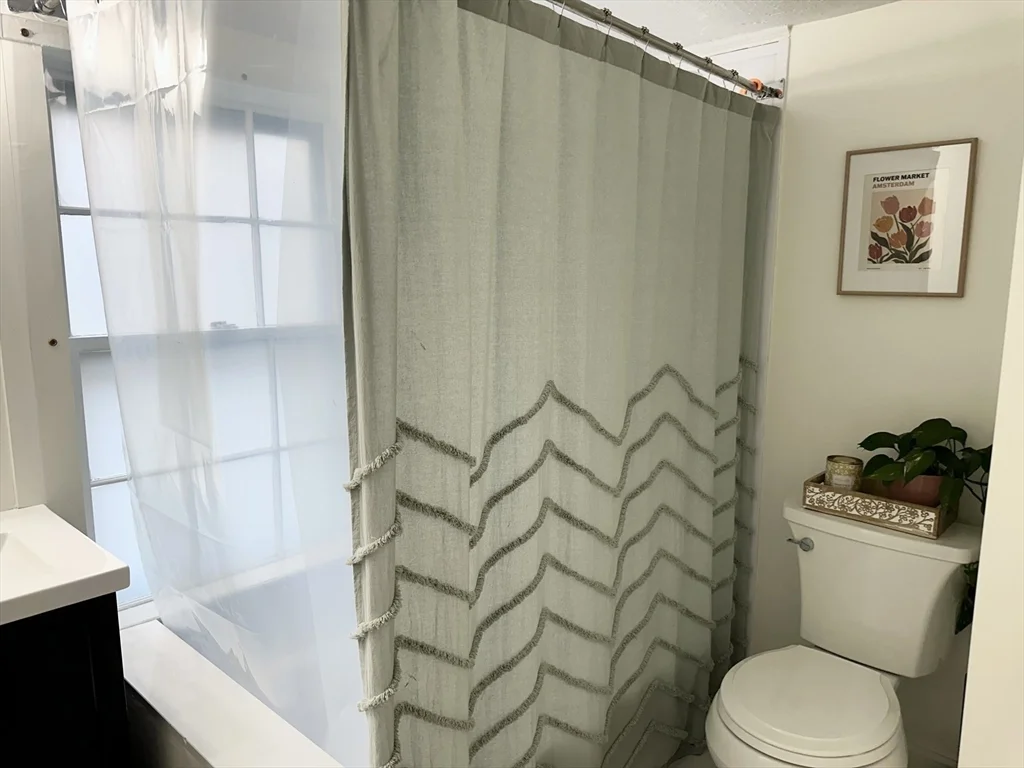 2 bed, 1 bath apartment for rent at 36-38 Great Rd Unit 4, Bedford — photo 12 of 14