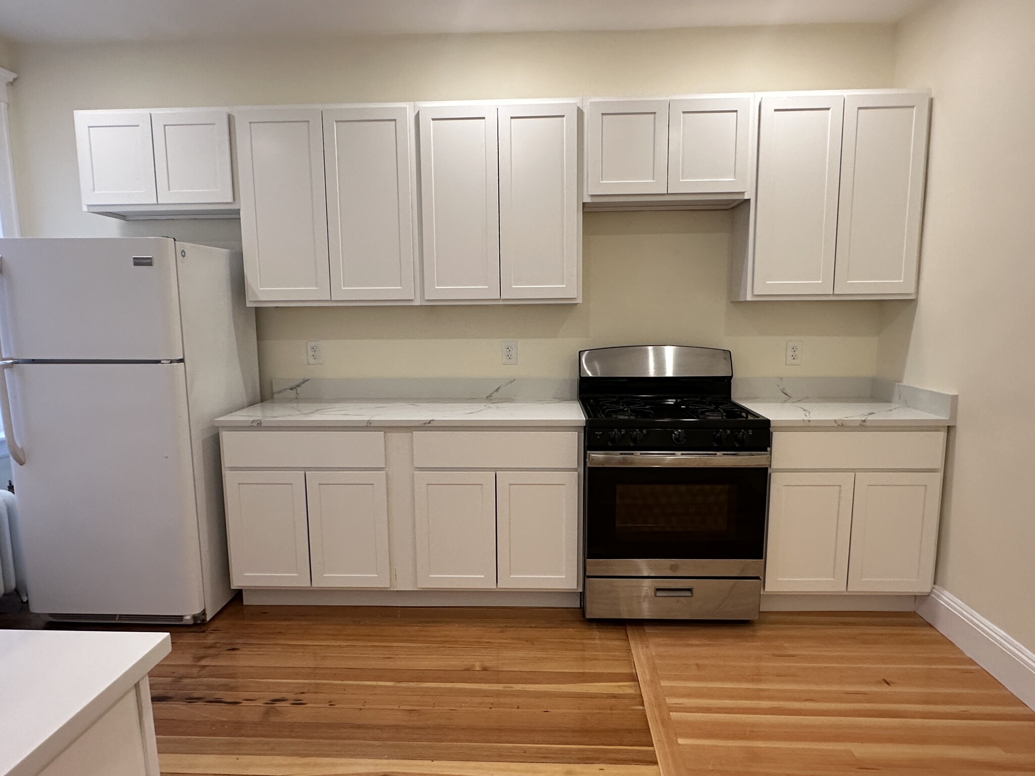 3 bed, 1 bath apartment for rent at 36 Addington Rd Unit 3, Aspinwall Hill — photo 3 of 16