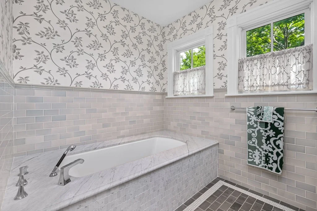 4 bed, 3 bath apartment for rent at 36 Allerton St, Brookline Village — photo 13 of 24