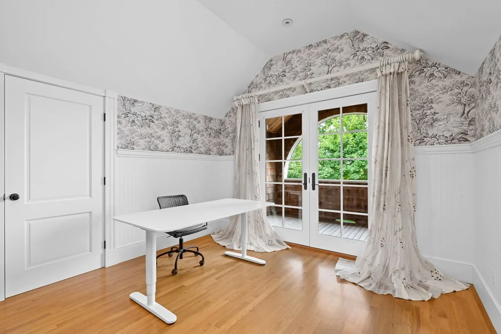 4 bed, 3.5 bath apartment for rent at 36 Allerton St Unit Brookline, Brookline Village — photo 15 of 24