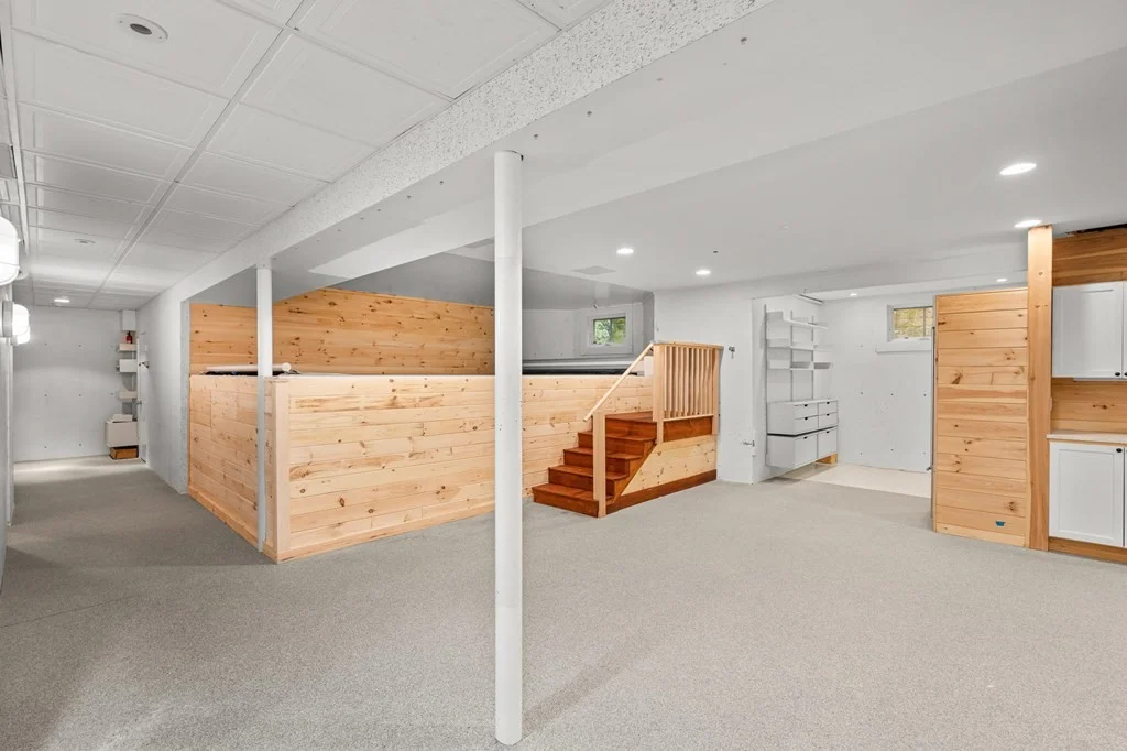 4 bed, 3.5 bath apartment for rent at 36 Allerton St Unit Brookline, Brookline Village — photo 17 of 24