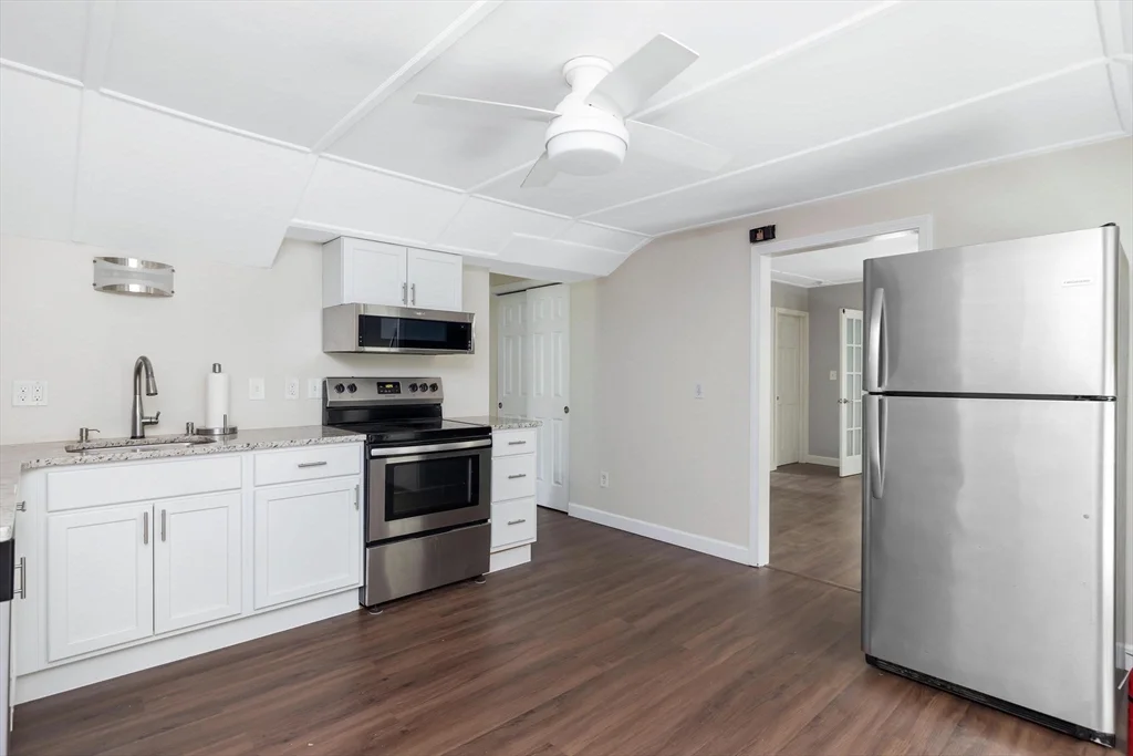 3 bed, 1 bath apartment for rent at 36 Ames Ave Unit 2, West Springfield — photo 4 of 28